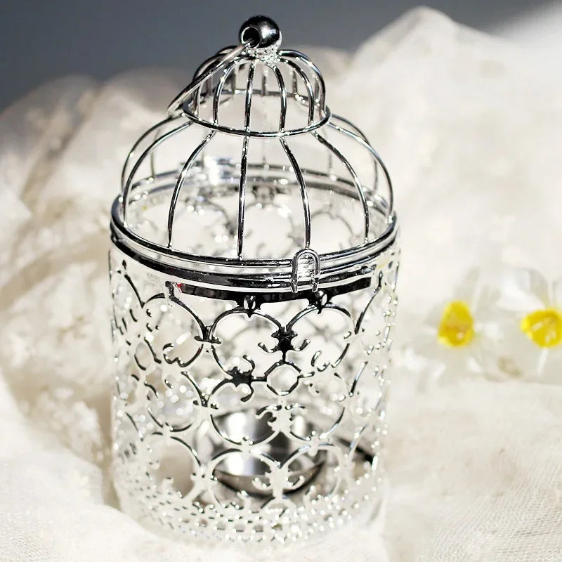 cage oiseaux ornements floraux ajourée artisanale élégante anneaux suspendus décoration maison or argent noir