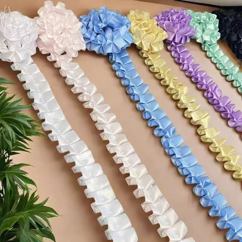 ruban plissé blanc rose bleu clair vert pastel opacité élastique décoration artisanale couture détails