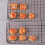 miniatures pains pâtisseries réalistes orange beige blanc détaillées résine peint artificiel