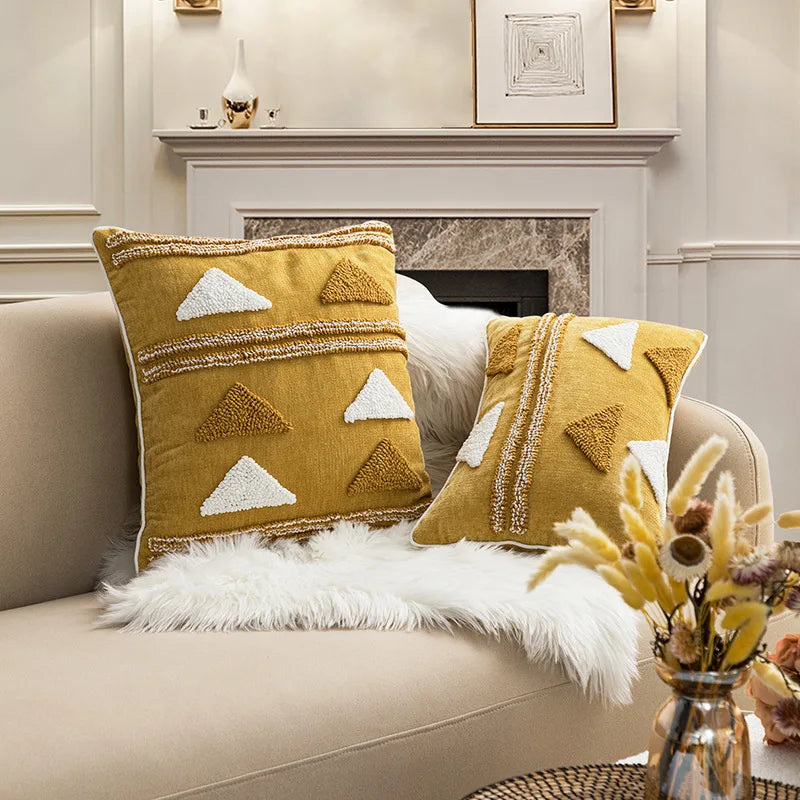 coussin décoratif nordique brodé motif géométrique beige moutarde orange brun boho chic