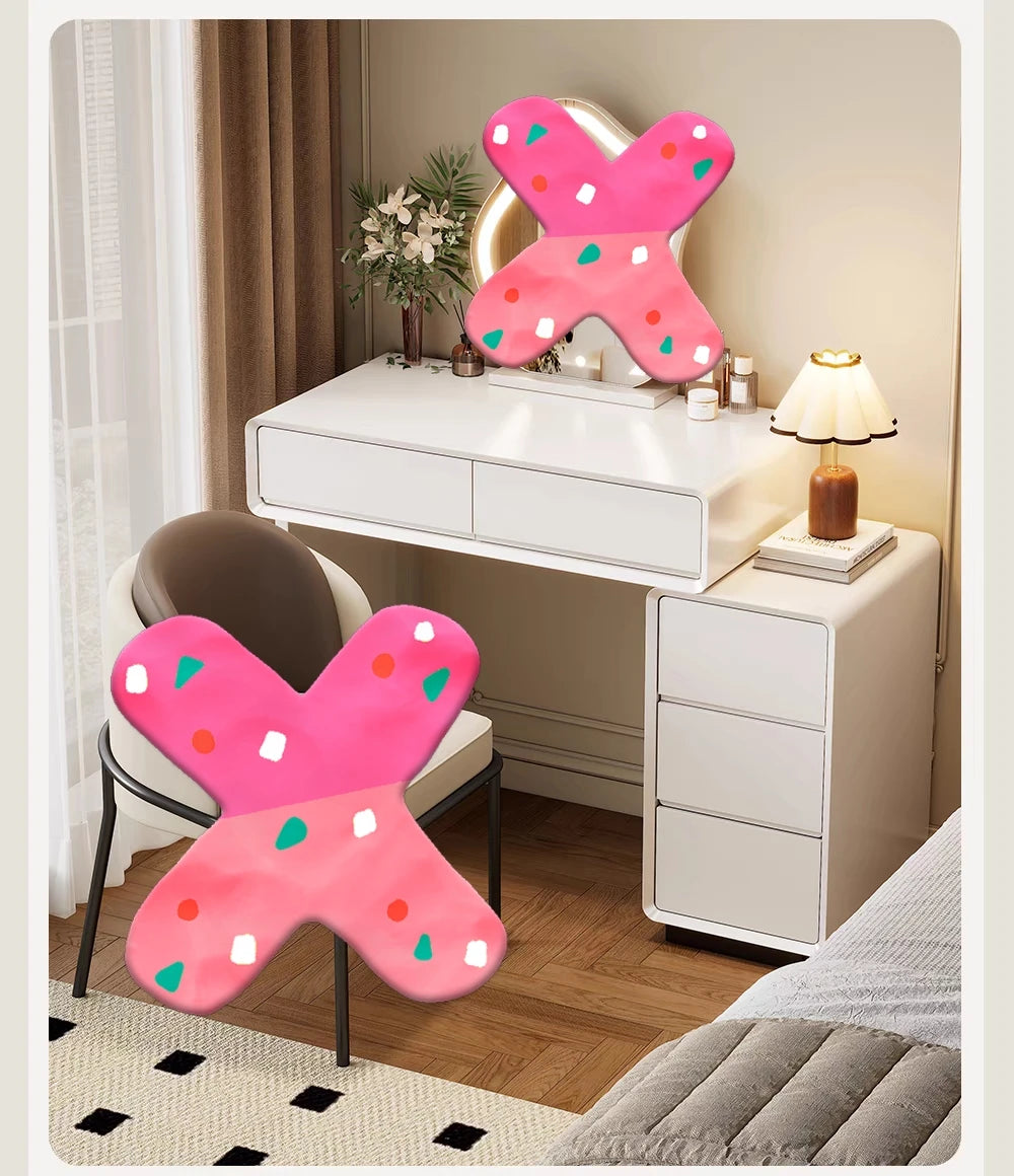 maquillage blanc moderne miroir ovale tiroirs accessoires lampe tabouret minimaliste