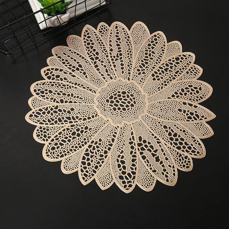 set table nappe décorative motif floral ajouré or beige blanc vintage