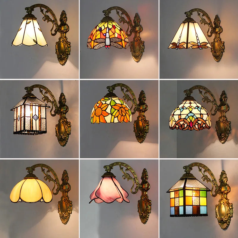 lampe murale tiffany verre coloré motifs floraux ornement doré chambre cuisine éclairage quotidien fixée