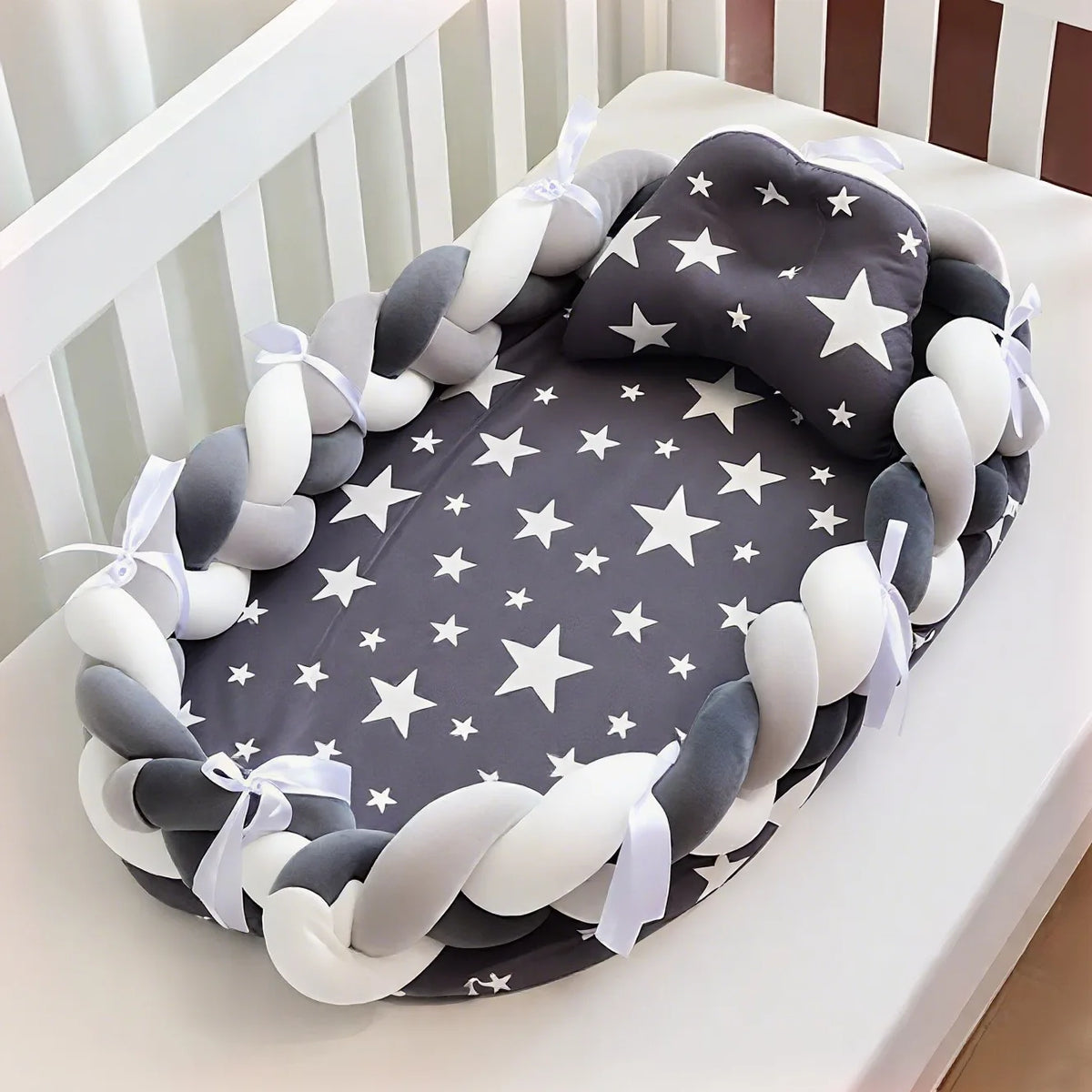 nid d'ange bébé bleu rose blanc étoiles nuages douillet tressé sécurité couches