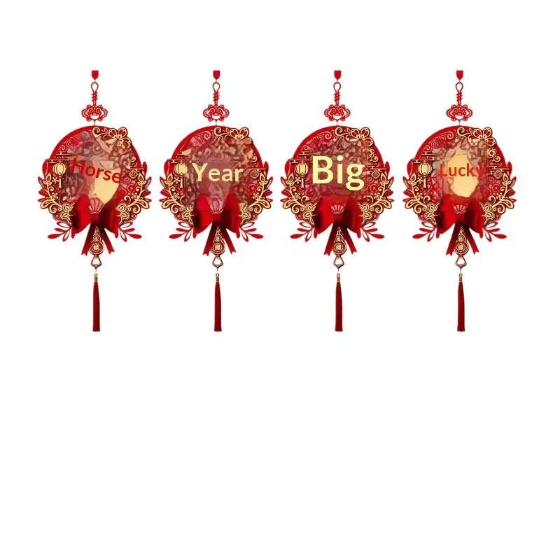 décoration murale rouge artisanale ornements floraux nœuds décoratifs papier découpé lettres dorées pompons festive