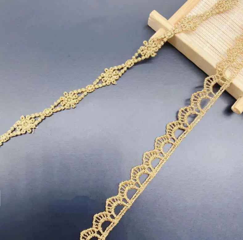 ruban dentelle doré motifs floraux 10mm largeur 1cm classique élégant tissu polyester opaque textiles