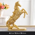 statue cheval décoré argenté doré motifs floraux géométriques ornementaux décoration intérieure statuaire métallique nuances