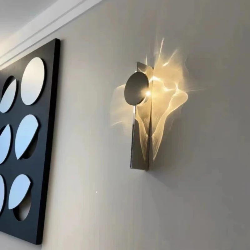Applique murale futuriste en acier inoxydable chromé