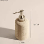 ensemble salle bain moderne beige clair brosse dents tube dentifrice distributeur savon tasses résine