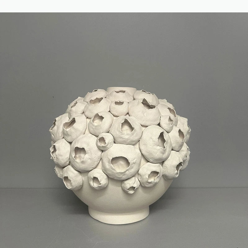 vase blanc moderne contemporain sculptural petite coquilles texture opacité décoration intérieure adaptable fleurs plantes