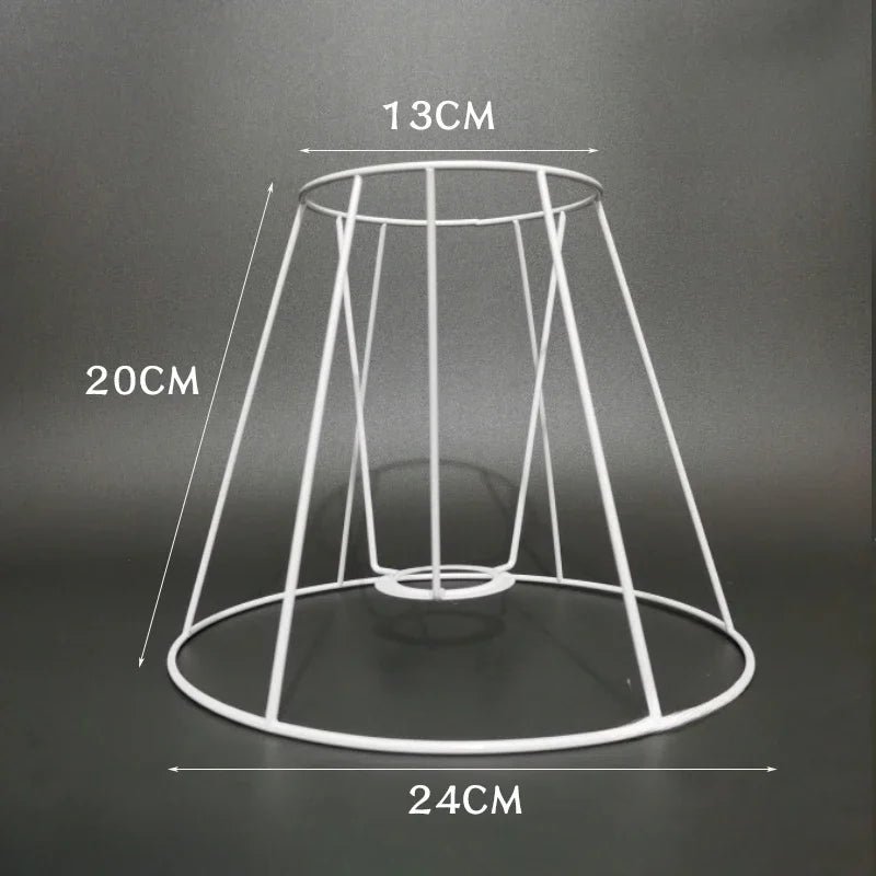 support lampe blanc grille métallique moderne cadre fer abat jour table décoration intérieur