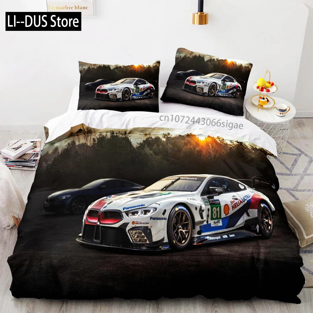 Housse de couette sport voiture de course rouge sur lit Queen