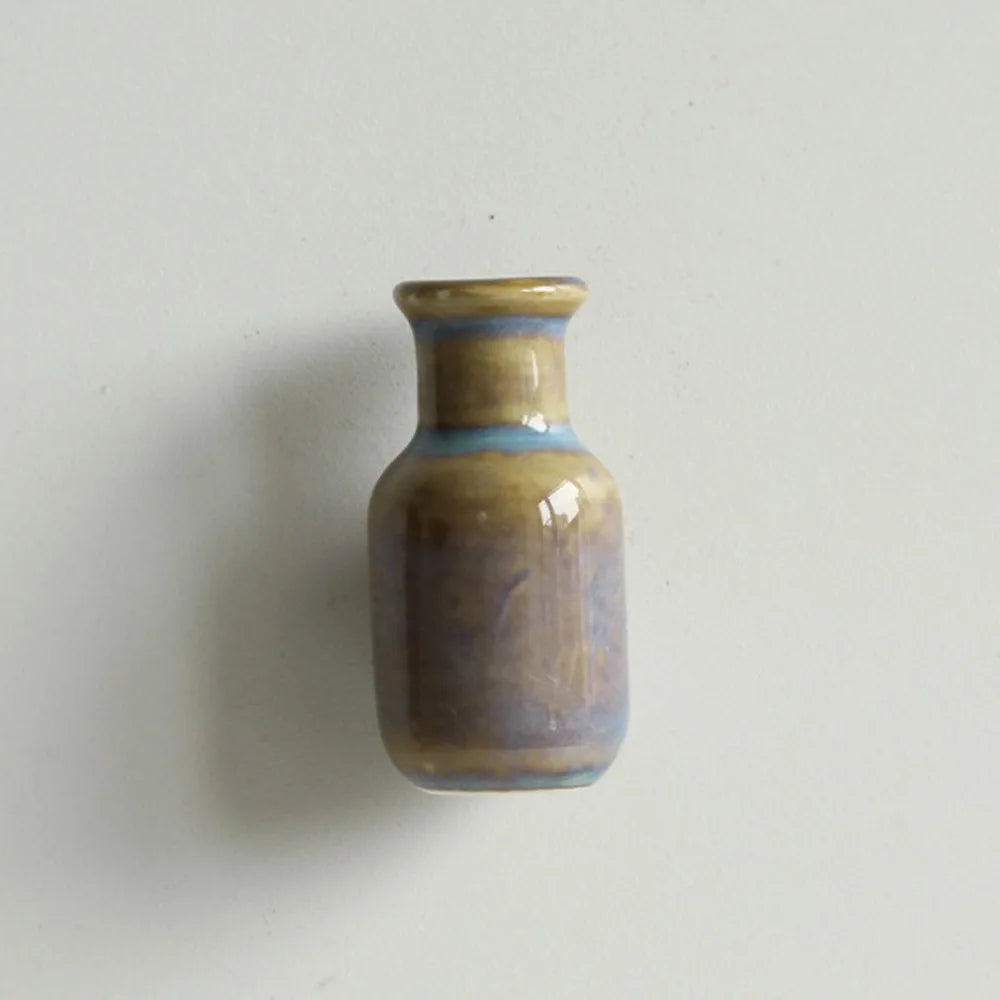 aimants réfrigérateur vases miniatures motifs floraux couleurs variées vintage minimaliste