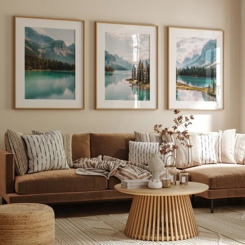 paysage montagneux lac arbres ciel nuageux décoration maison affiche photographie naturelle bleu clair vert