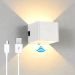 Applique murale LED design moderne fixée au mur