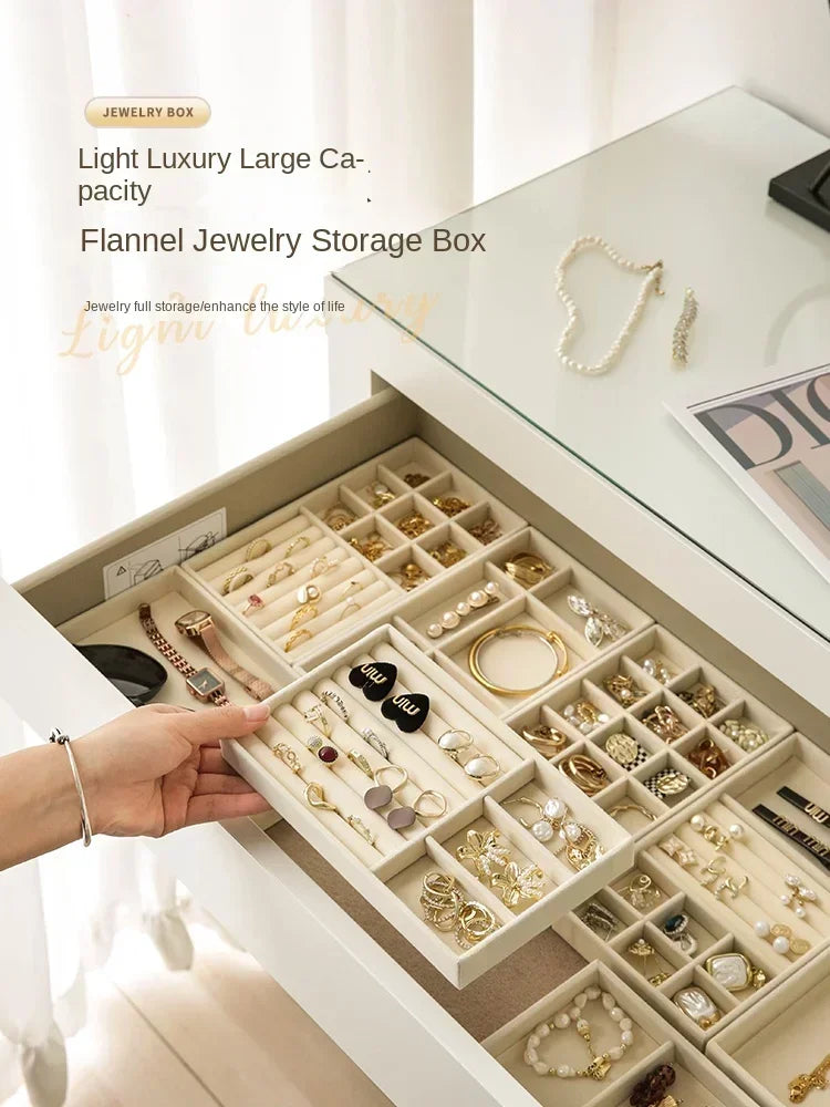 boîte rangement bijoux moderne beige flanelle douce boucles oreilles bagues colliers pendentifs montres lunettes