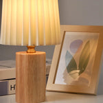 lampe table moderne abat jour plissé bois brun veilleuse usb led chaleur ambiance chambre