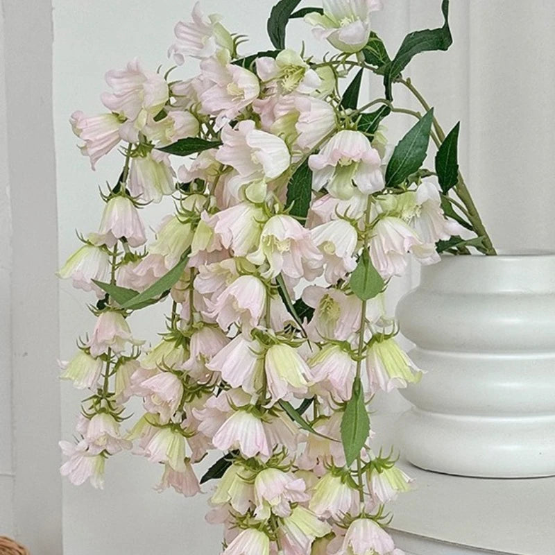 décoration intérieure moderne bouquet fleurs cloches vase transparent anniversaire événements
