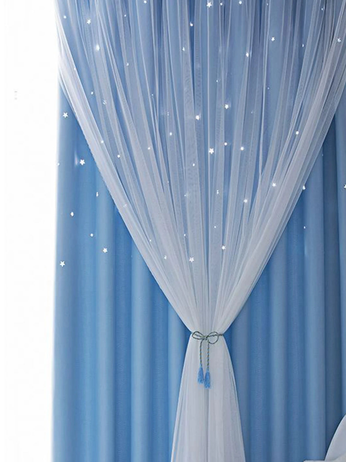 rideaux bleu clair étoiles blancs tissu semi transparent moderne doux rubans pompons semi opaque