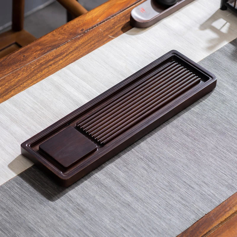 plateau thé bois naturel tasses théière terre cuite drainage bois traditionnel minimaliste