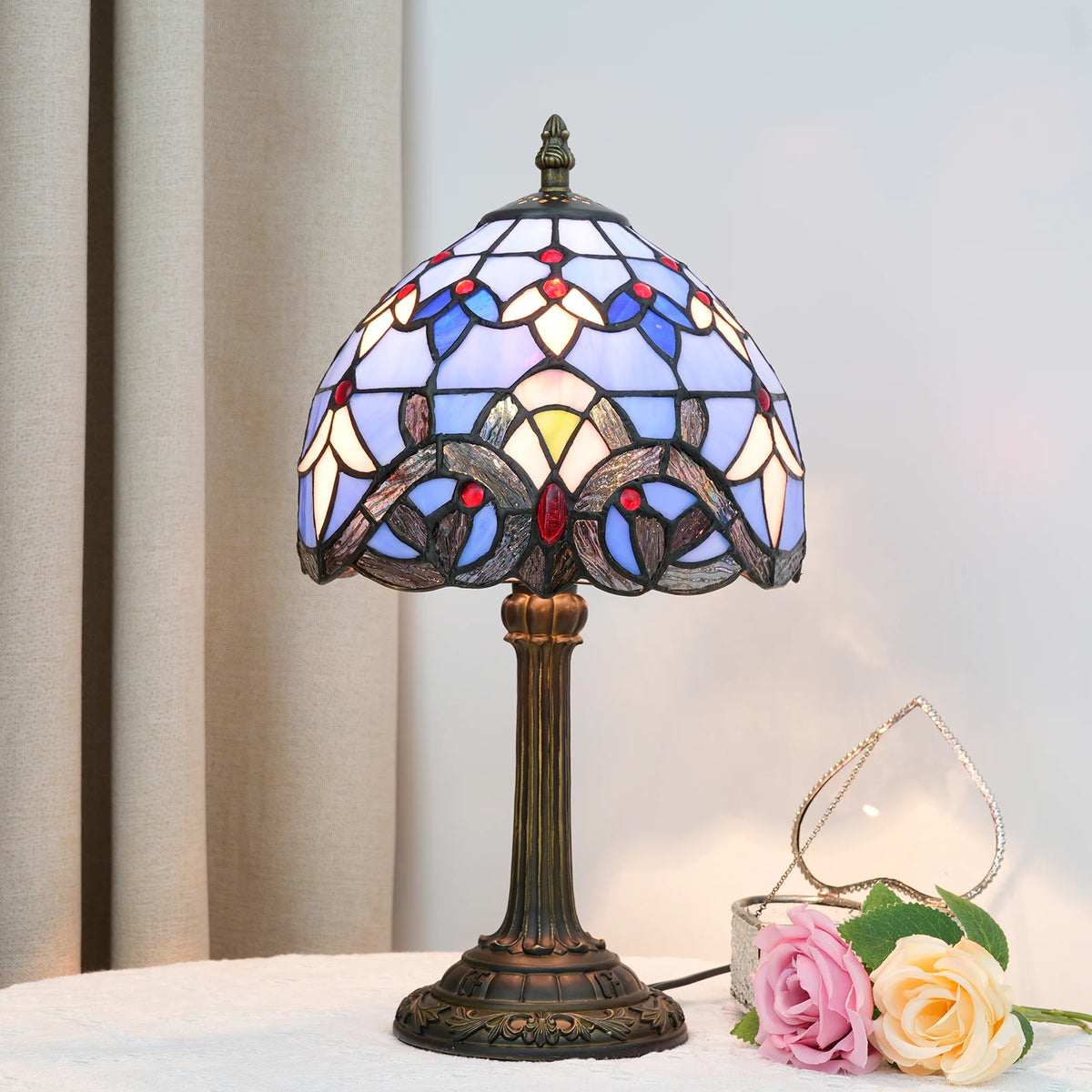 lampe table tiffany abat jour verre coloré motifs floraux modernes chambre salon