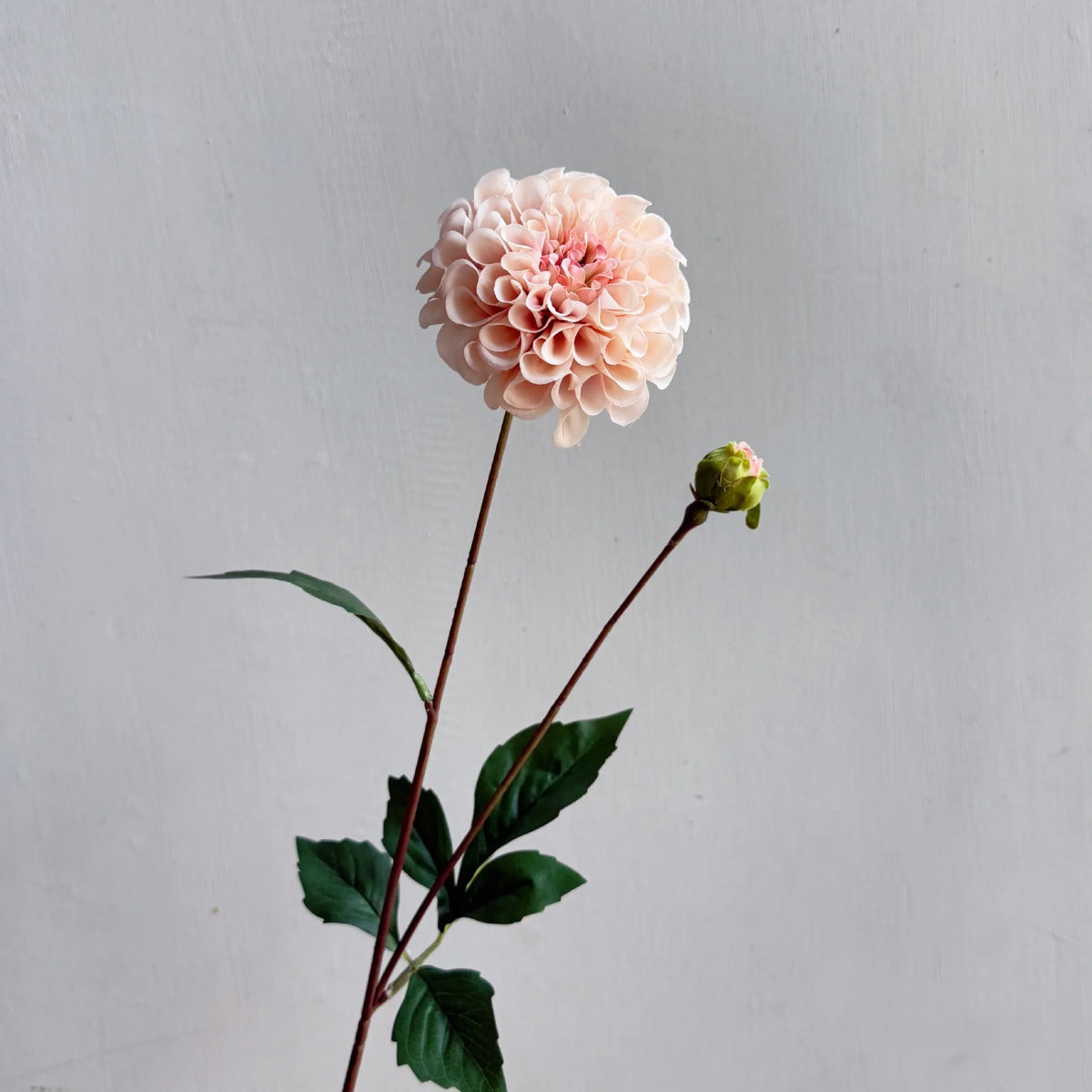 bouquet dahlias artificiels rose blanc rouge violet orange détaillés intérieur mariage festiveDecoration