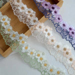 ruban dentelle fleurs blanches blanc vert rose violet broderie fine élégant coton polyester six