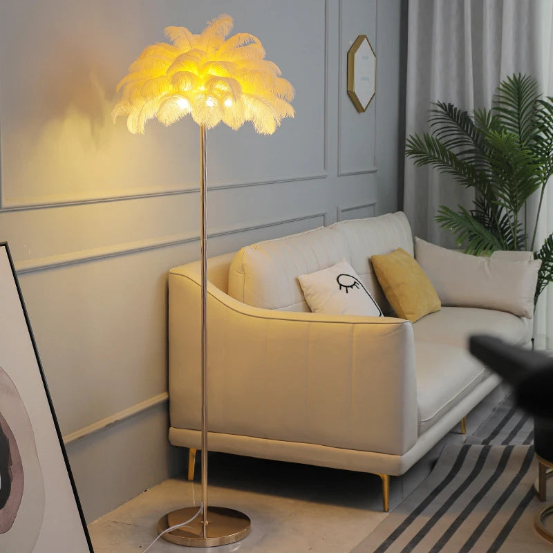 lampe sol moderne plumes blanches dorées bleu turquoise LED éclairage intérieur chambre salon élégant
