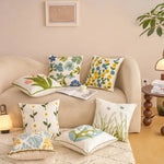 housse coussin brodée motif floral moderne poly coton décoration intérieure blanc vert bleu jaune