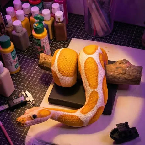 sculpture murale serpent jaune réaliste résine fixations décoration mur opaque animal compagnie