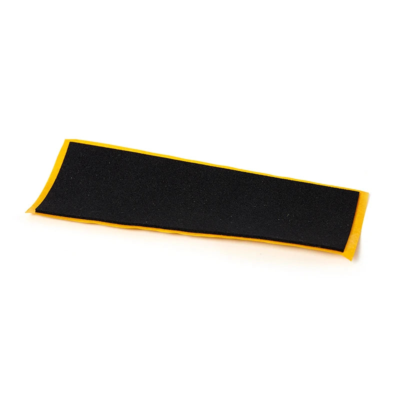 tapis planche roulettes adhésif noir jaune texture rugueuse pratique sportif pvc