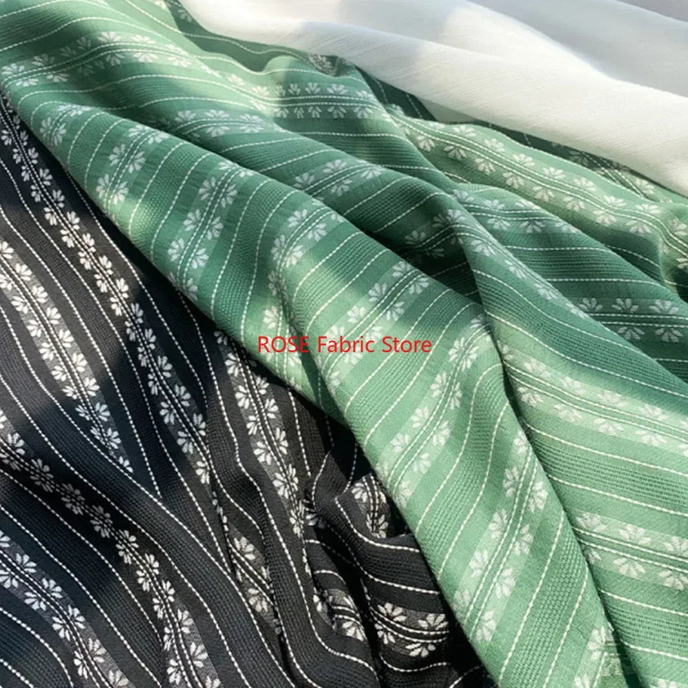 tissu jacquard rayé blanc fleurs noires vert classique opacité couture printemps robe haut chemisier