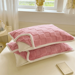 taies d'oreiller coton polyester motif carrés modernes vert gris rose opaques fixés coussin protection