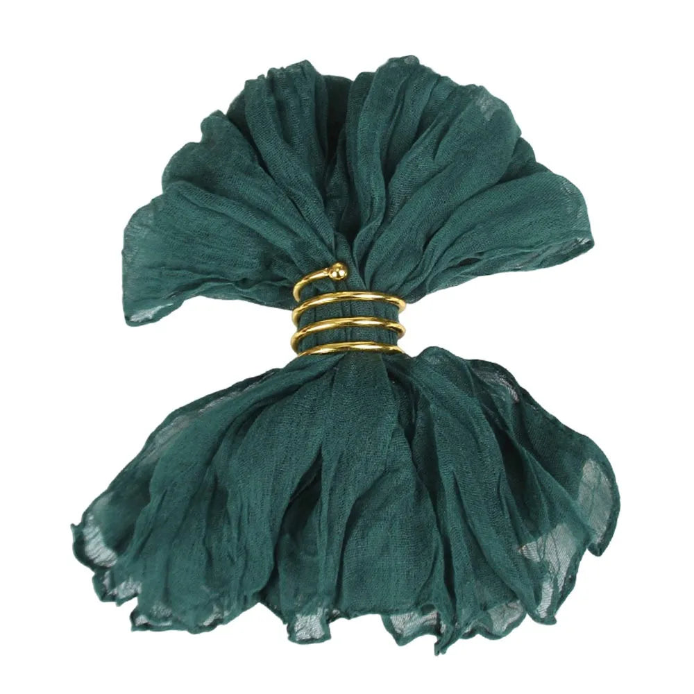 serviettes plissées élégantes moderne rouge noir bleu rose beige kaki verte anneaux dorés table