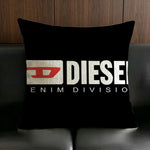 housse coussin blanche peluche courte logo noir canapé salon décoration intérieure moderne coton