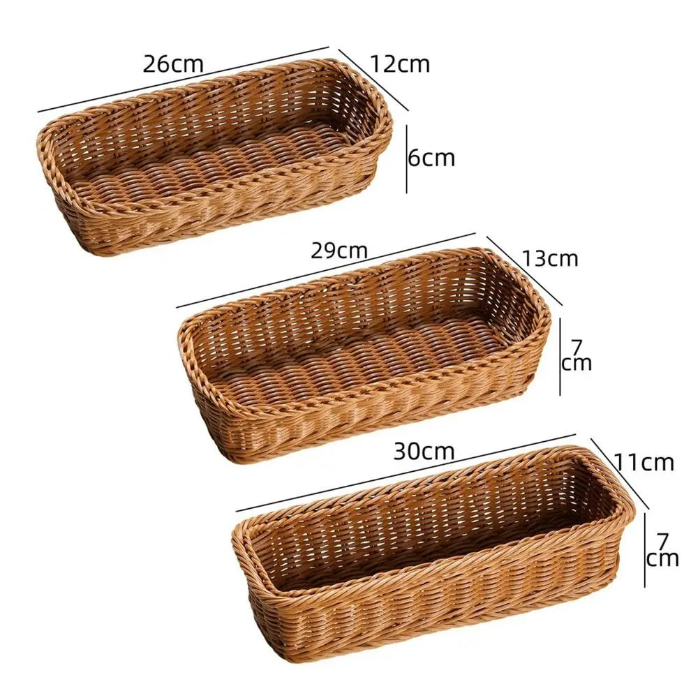 panier rectangulaire tressé marron clair rangement fourchettes cuillères baguettes ménager durable faux rotin