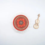 serviettes table multicolores mandala franges blanches ethnique boho chic violon miniature bois
