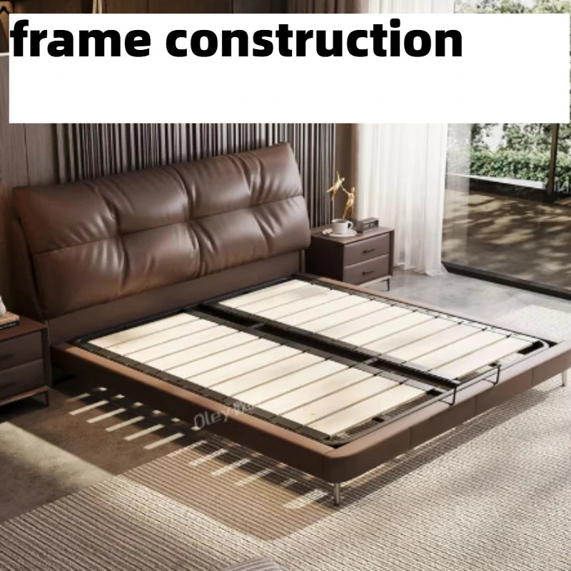 lit marron clair simili cuir moderne pieds métal tête lit matelas draps oreiller table