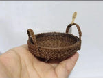 miniature panier osier rustique accessoires maison poupée décoration rangement paille naturel artisanal