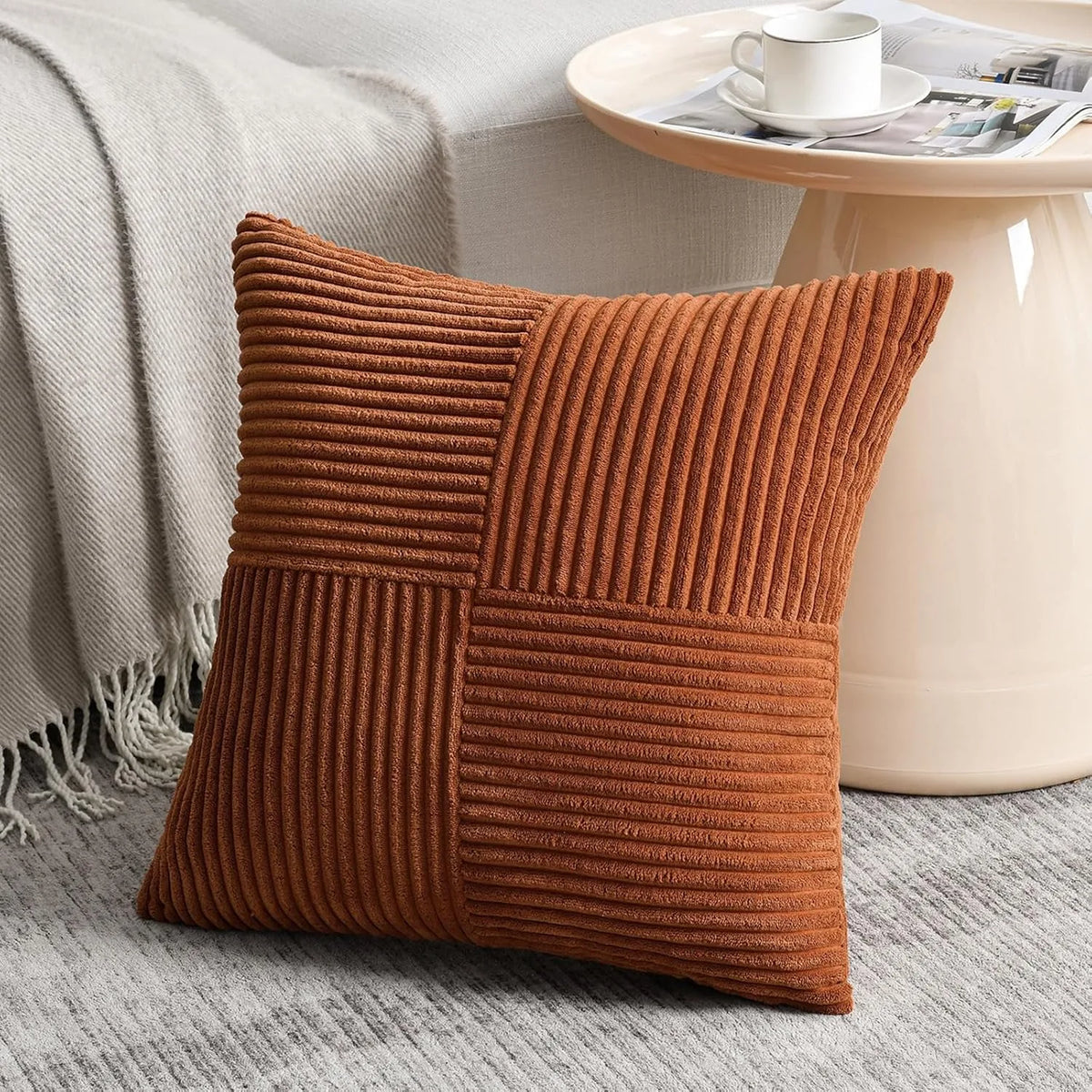 housse coussin carrée marron rayures horizontales moderne canapé lit décoration maison