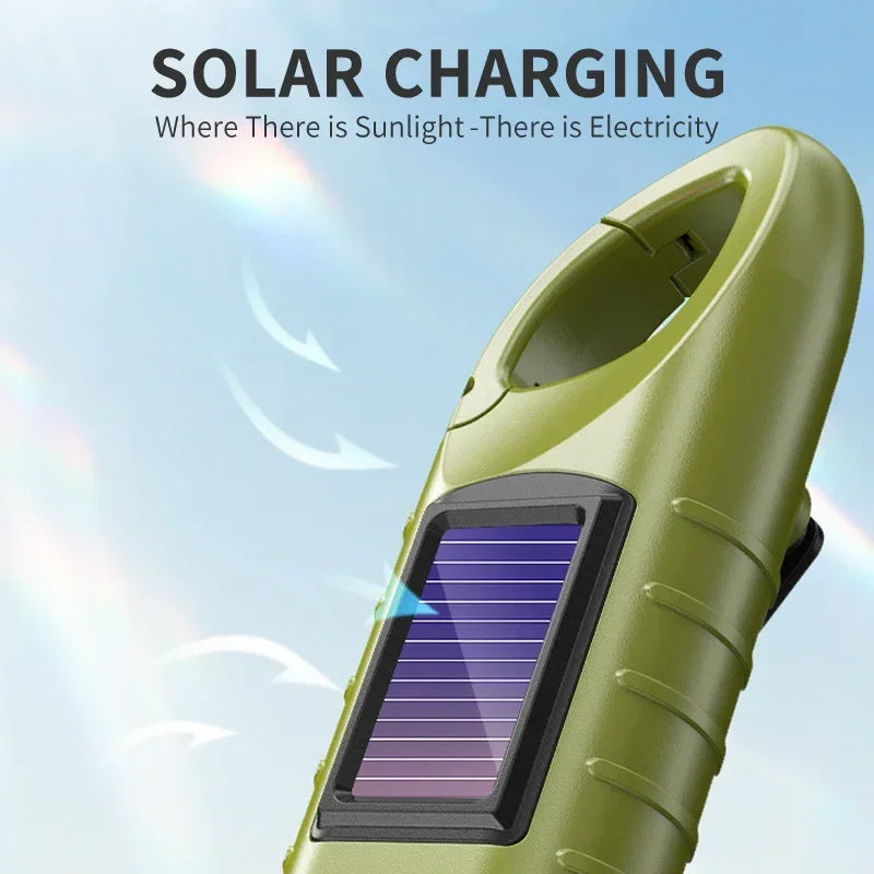 lampe torche solaire vert olive rechargeable rayures horizontales mode fixation annexe chargeurs camping