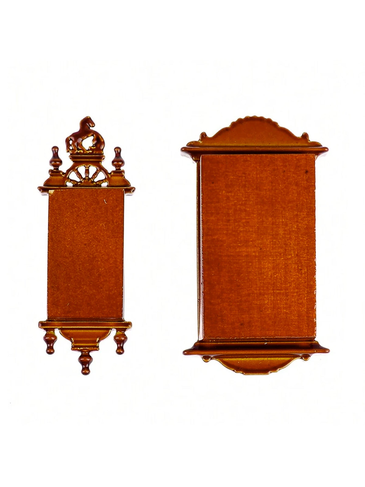 horloge murale vintage marron bois détails sculptés pendule métal classique petite taille