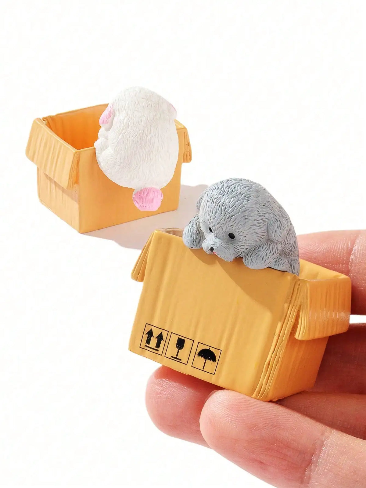 figurines animaux boites carton gris blanc decoration maison peluche realiste echangiste erotique original