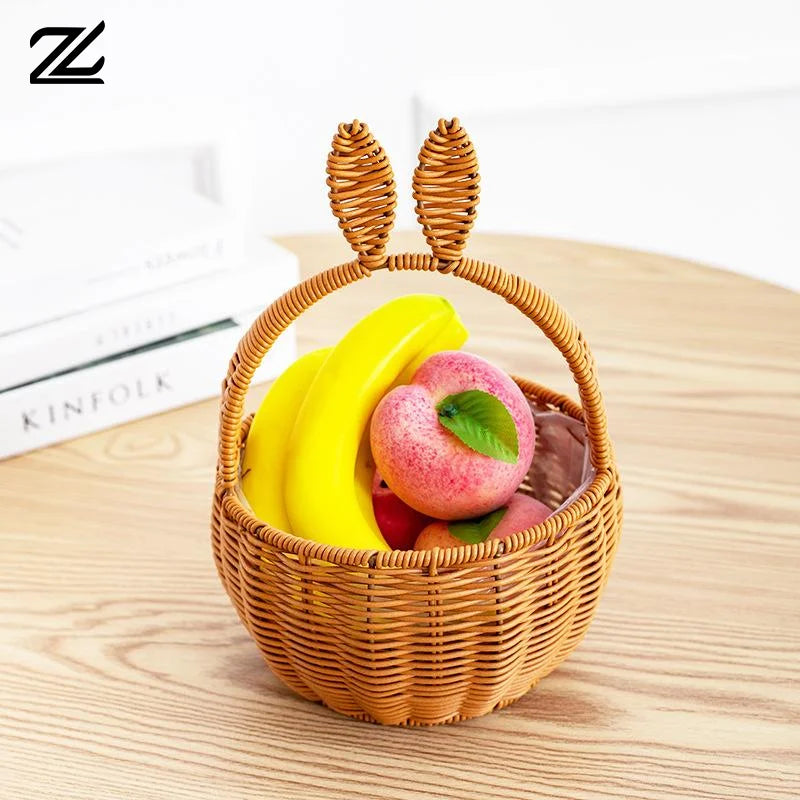panier tressé marron clair oreilles lapin rustique décoration intérieure fruits cosmétiques