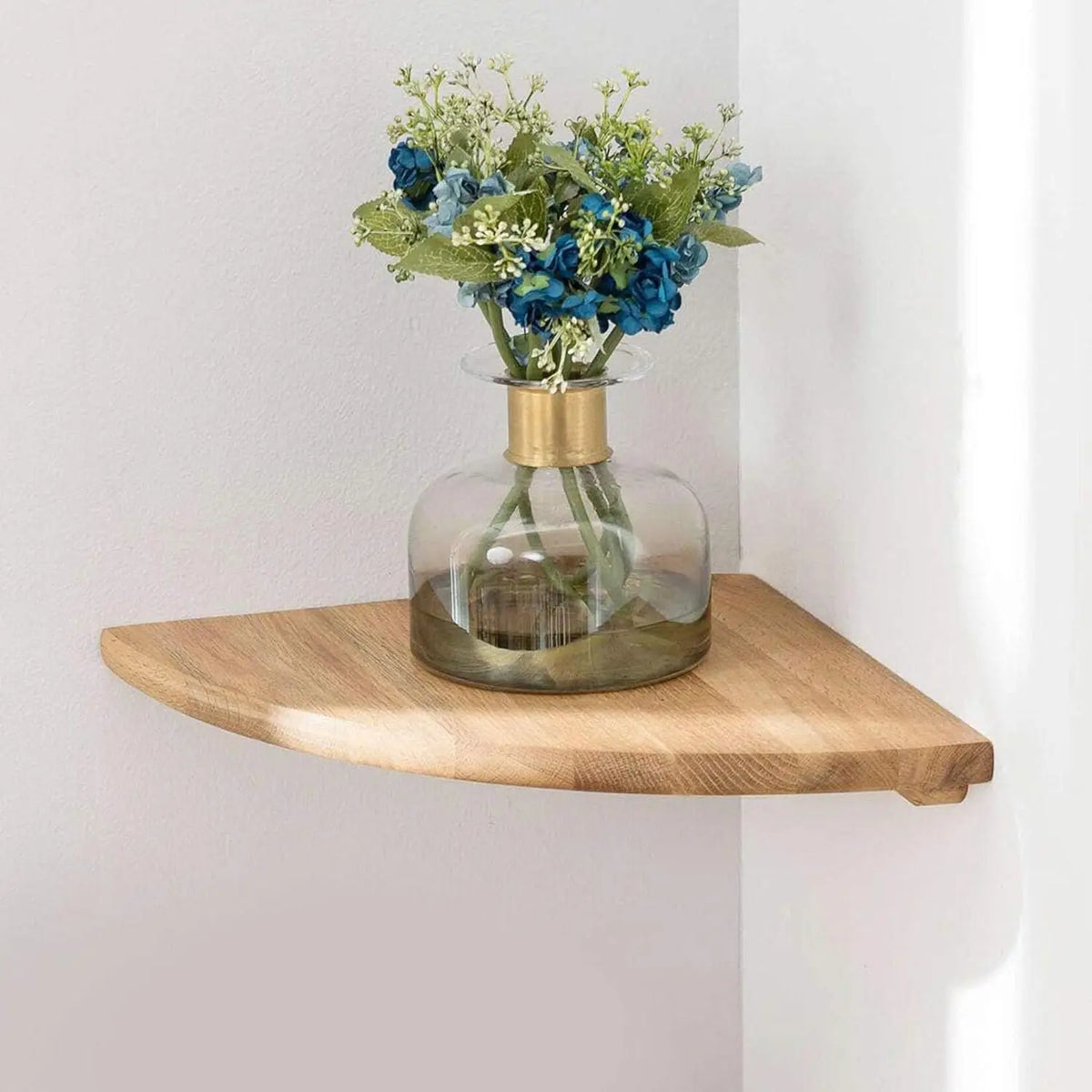 étagère d'angle bois naturel clair fixée mur moderne minimaliste vis