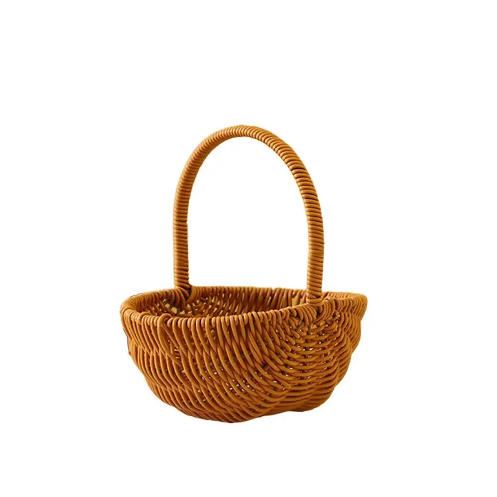 panier tressé marron clair traditionnel empilable utilisation multiple poignées métal décoration intérieure fruits légumes