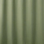 Rideau opaque vert olive pour salon moderne, ajoutant une touche élégante et chaleureuse à votre intérieur, idéal pour bloquer la lumière et garantir l'intimité. Parfait pour une ambiance cosy et contemporaine dans votre maison.