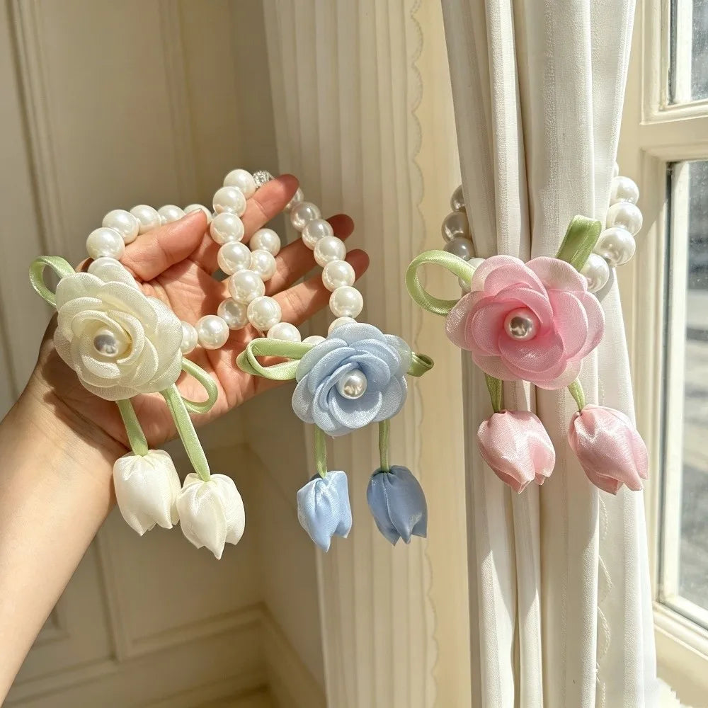 accessoires fenetre fleurs tulipes roses violet blanc bleu rose clips decoratif romantique