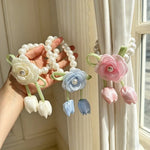 accessoires fenetre fleurs tulipes roses violet blanc bleu rose clips decoratif romantique