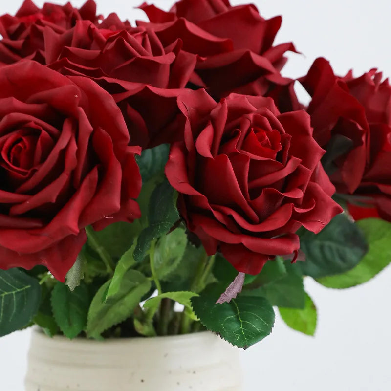 décoration intérieure bouquet roses soie moderne blanc rose rouge minimaliste